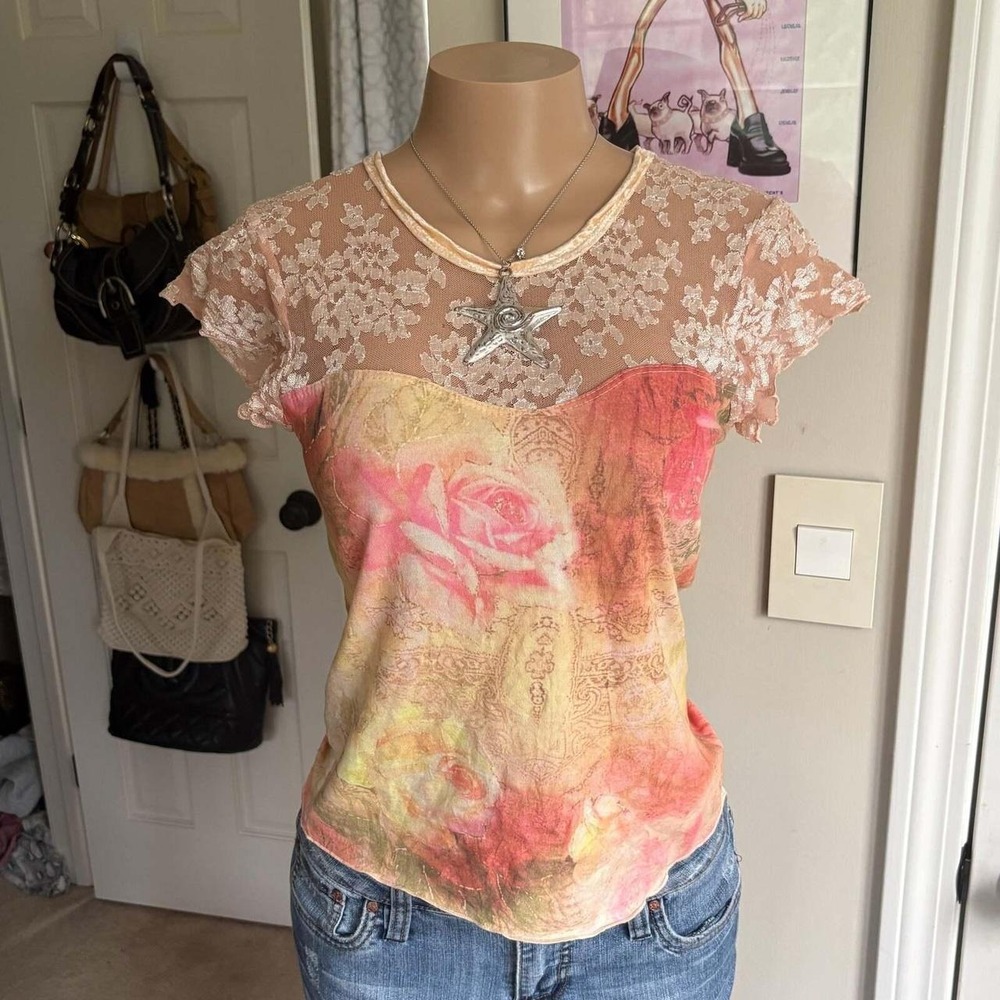 00s floral pastel lace short sleeve top (size M)‎
